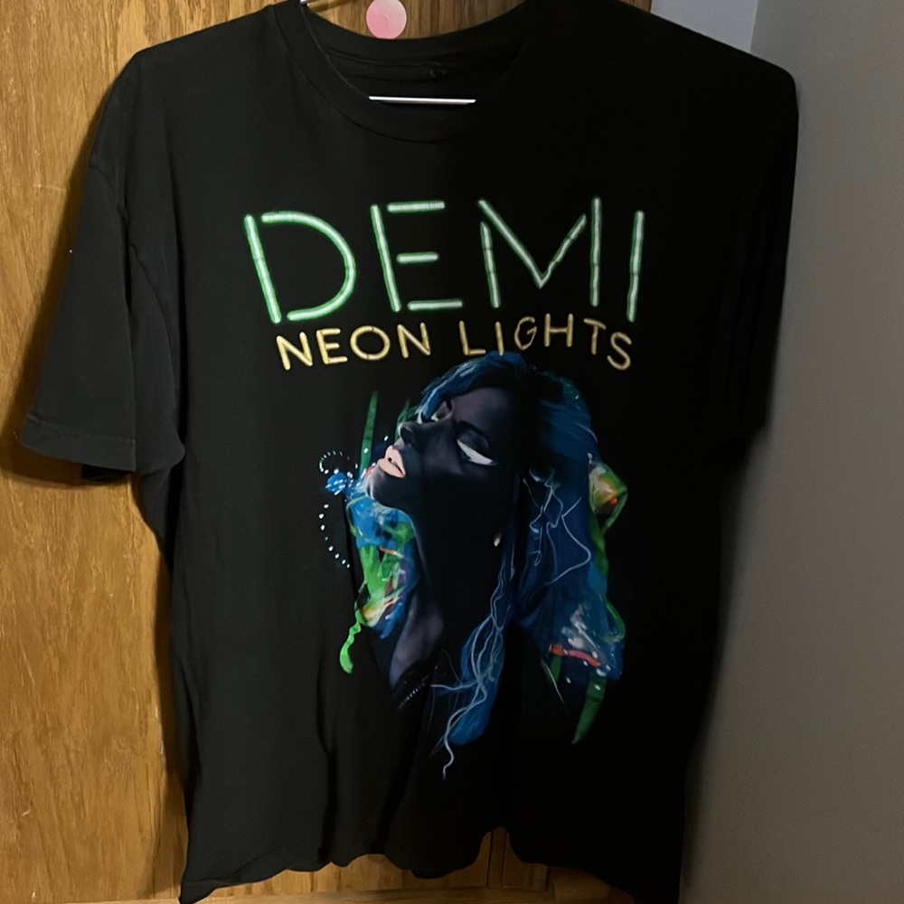 DEMI LOVATO Neon Lights Tour Black Short Sleeve Tee Shirt